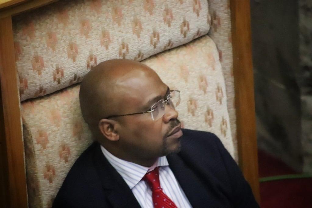 Section 194 chairperson Dyantyi will not 'voluntarily recuse' himself over Mkhwebane's bribery allegations Section 194 chairperson Dyantyi will not 'voluntarily recuse' himself over Mkhwebane's bribery allegations