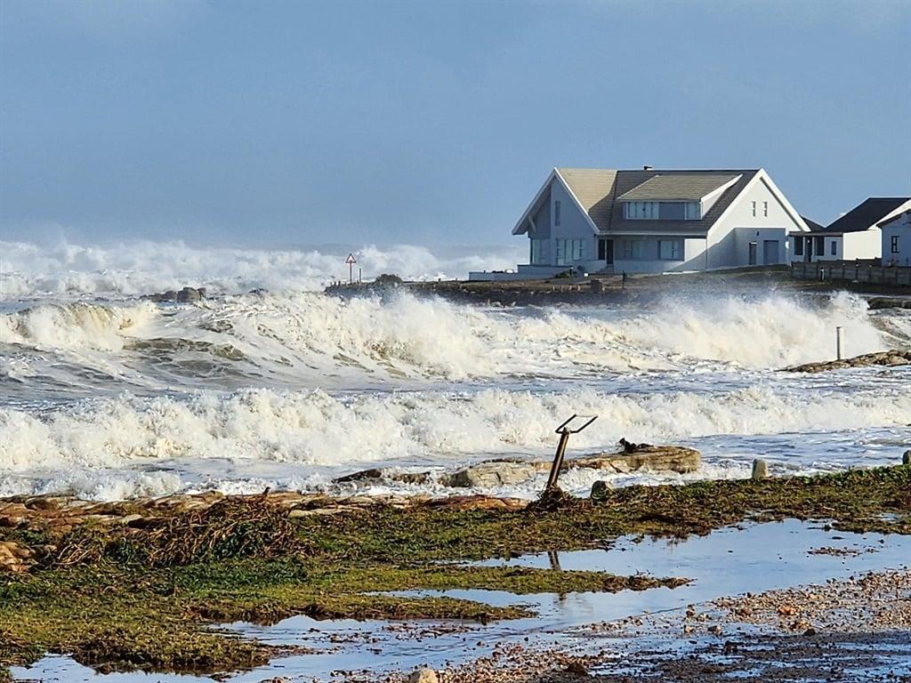 Spring tide damage: Woman dies as waves crash into Wilderness car park, more dangerous surges expected Spring tide damage: Woman dies as waves crash into Wilderness car park, more dangerous surges expected