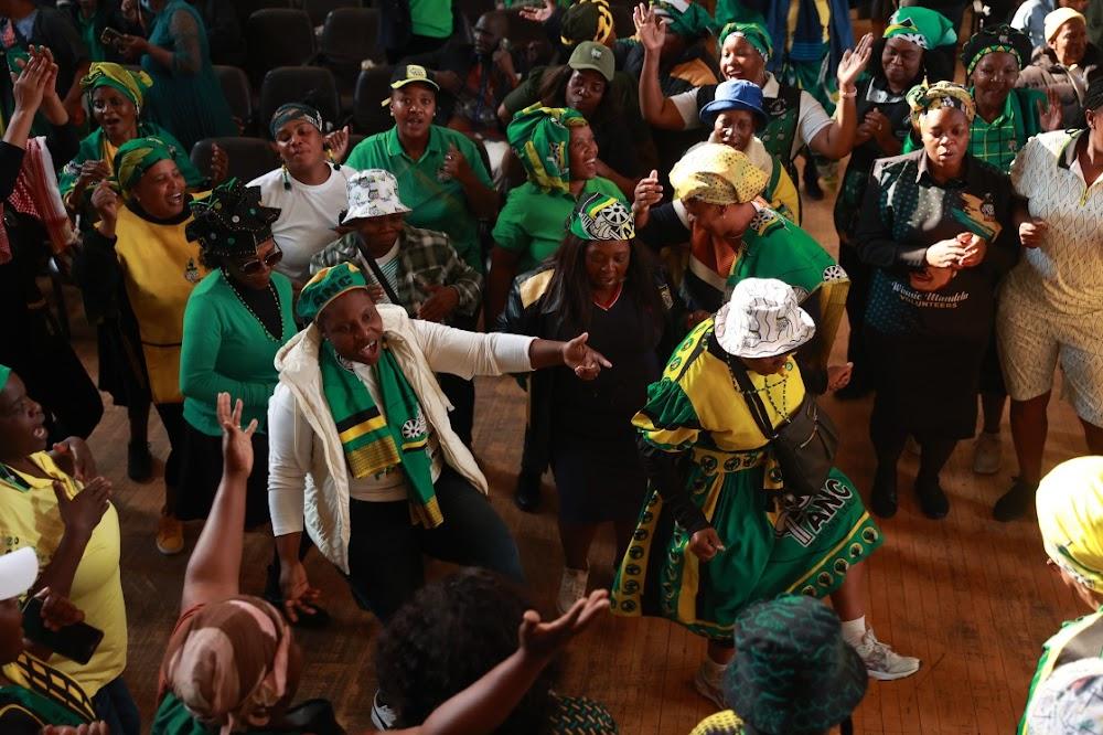 ANC politicians pay tribute to Gordhan at memorial ANC politicians pay tribute to Gordhan at memorial