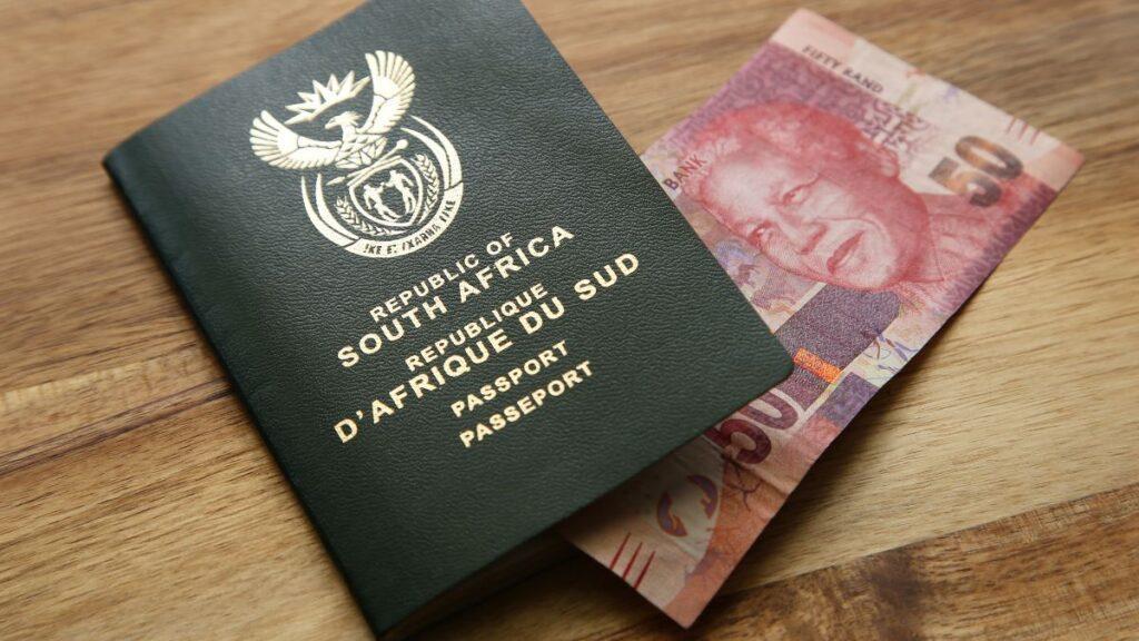Government sends a warning to businesses hiring foreign workers in South Africa Government sends a warning to businesses hiring foreign workers in South Africa