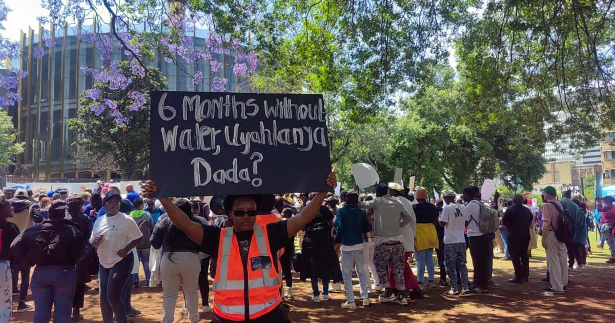 Activists Urge Politicians to Support Frustrated Residents Activists Urge Politicians to Support Frustrated Residents