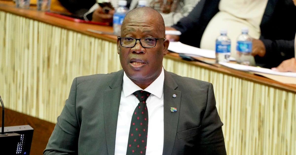 Lesufi Survives DA No-Confidence Motion in Gauteng Lesufi Survives DA No-Confidence Motion in Gauteng