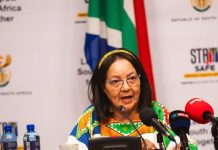 De Lille Plans Safety Measures for Tourists This Festive Season De Lille Plans Safety Measures for Tourists This Festive Season