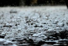 Massive thunderstorm batters parts of Durban Massive thunderstorm batters parts of Durban