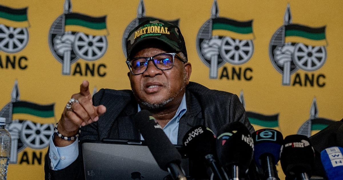 ANC removes Jeff Radebe as KZN convenor, appoints Mike Mabuyakhulu ANC removes Jeff Radebe as KZN convenor, appoints Mike Mabuyakhulu