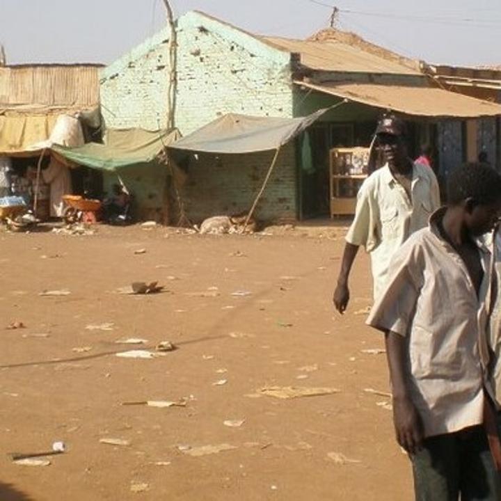 Aweil Mayor orders traders to install solar power panels to curb crimes Aweil Mayor orders traders to install solar power panels to curb crimes