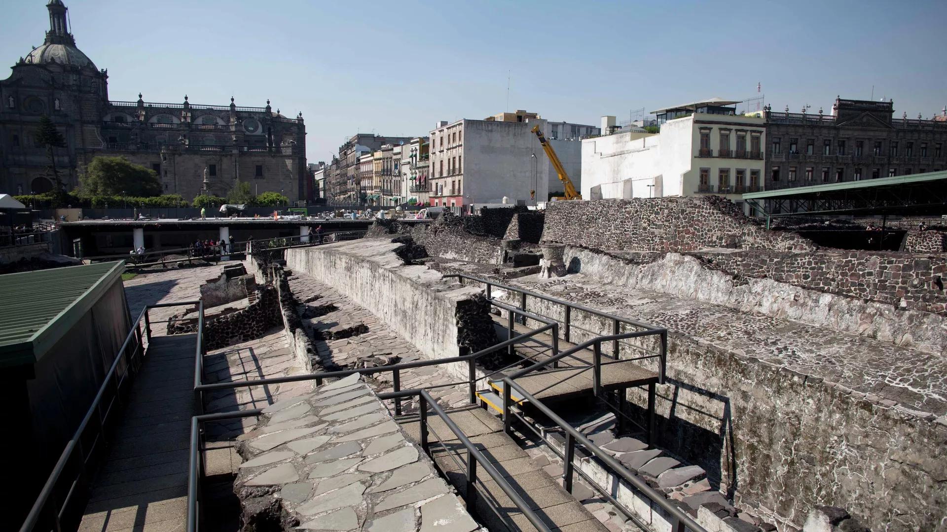Mexican Archaeologists Find Ancient Aztec Tunnel, But Have to Rebury It Mexican Archaeologists Find Ancient Aztec Tunnel, But Have to Rebury It
