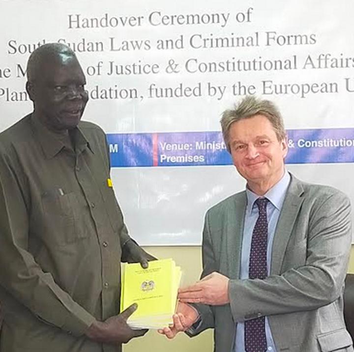Justice ministry receives nearly 20,000 laws, legal forms printed by EU Justice ministry receives nearly 20,000 laws, legal forms printed by EU