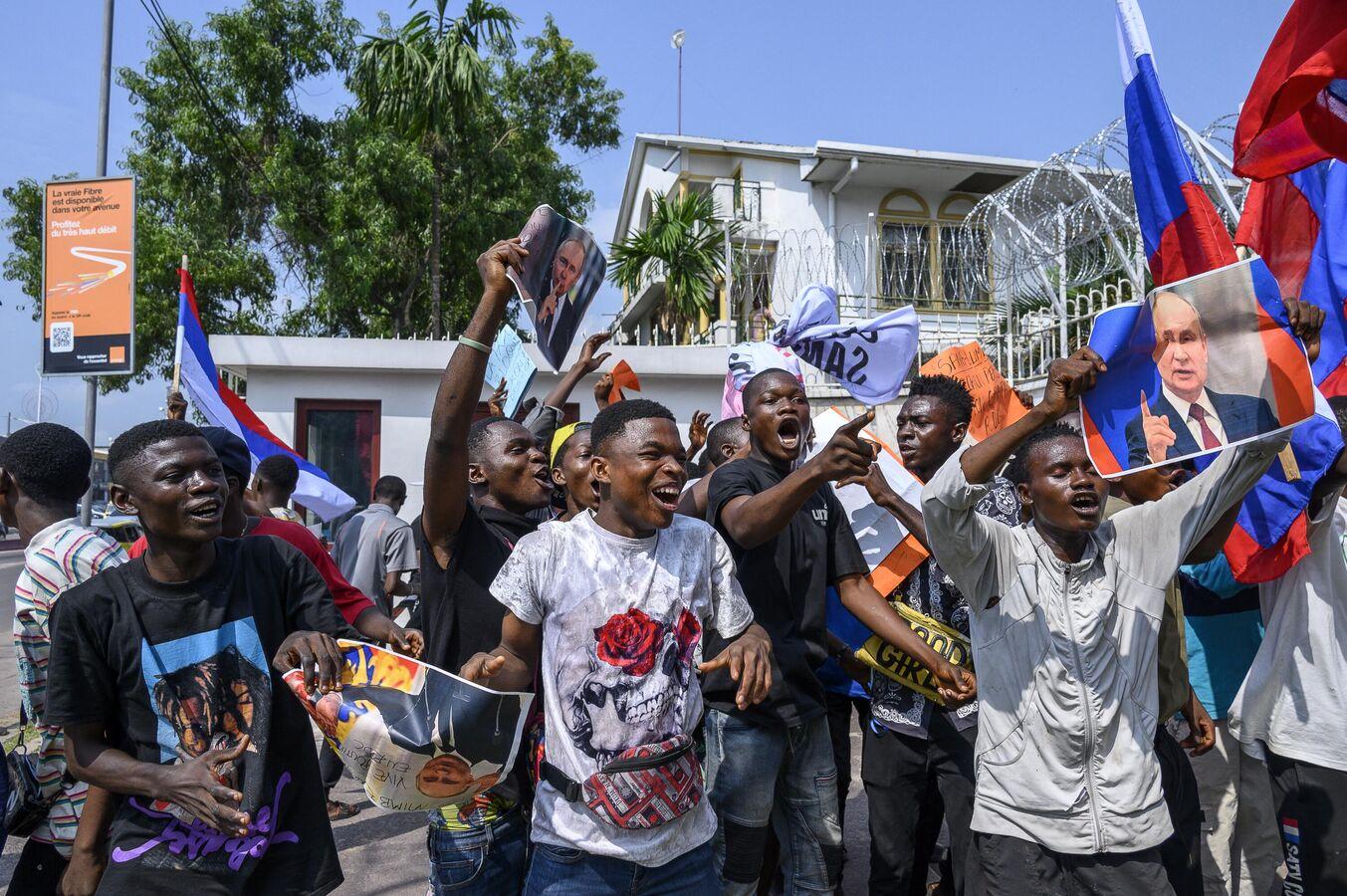 Macron's Africa Tour Sign of Emergency as France Loses Influence in Continent, Expert Says Macron's Africa Tour Sign of Emergency as France Loses Influence in Continent, Expert Says