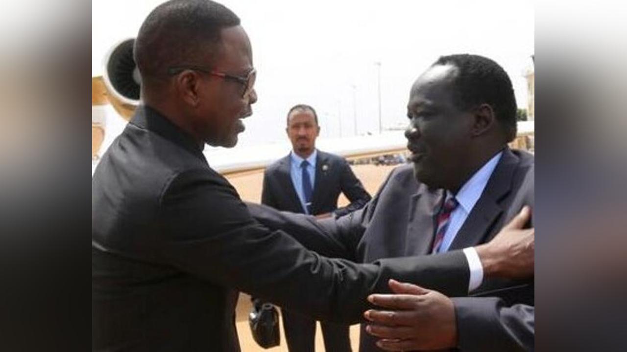 Kiir’s advisor receives Sudanese delegation at Juba airport Kiir’s advisor receives Sudanese delegation at Juba airport