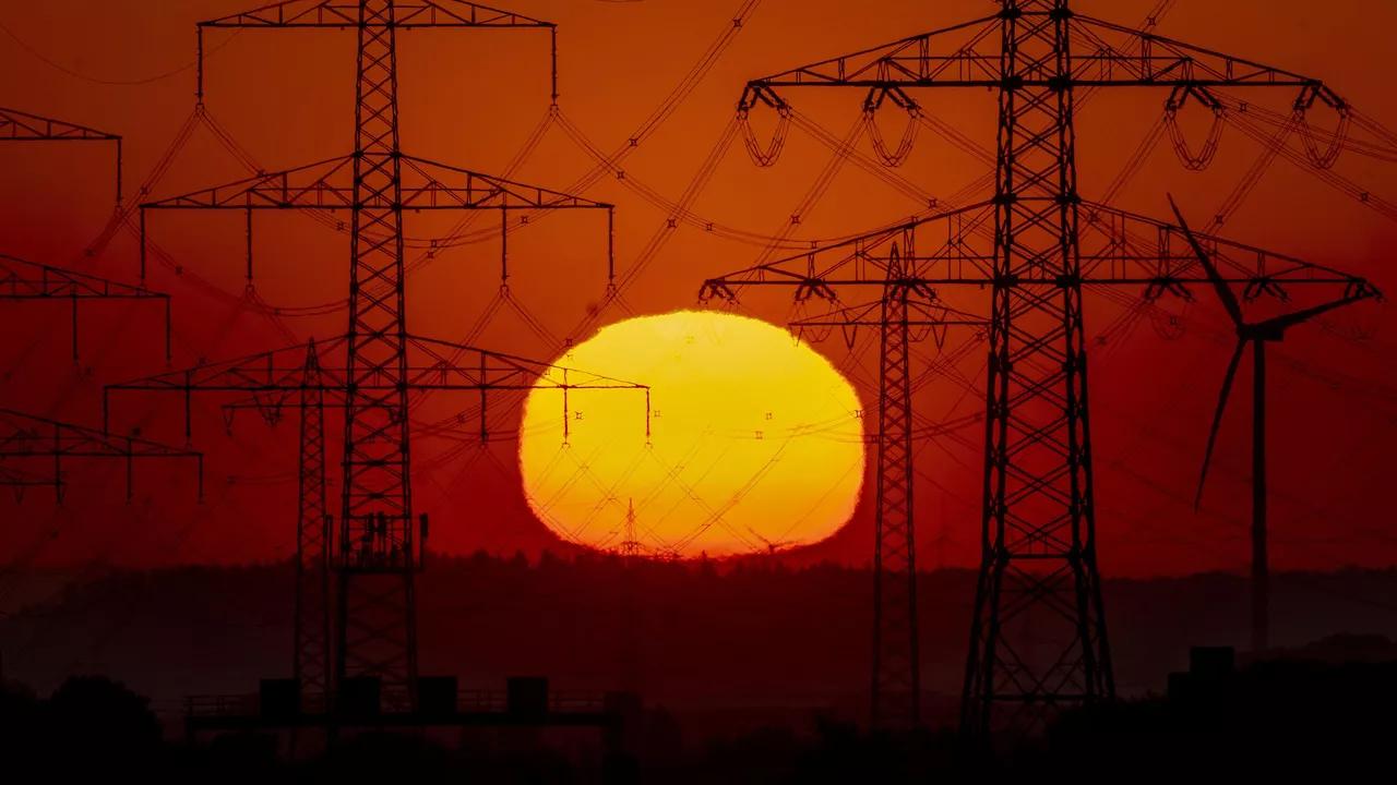 Dark Side of Sun: X-Class Solar Flare Rocks Earth and Blackouts Radio Dark Side of Sun: X-Class Solar Flare Rocks Earth and Blackouts Radio