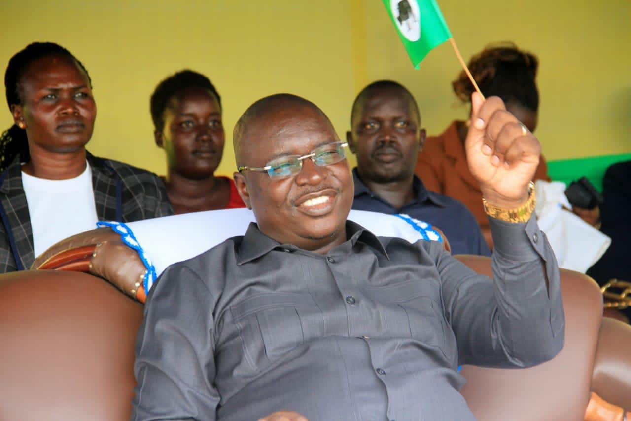 Governor Adil vows to crackdown on city ‘hooligans’ Governor Adil vows to crackdown on city ‘hooligans’