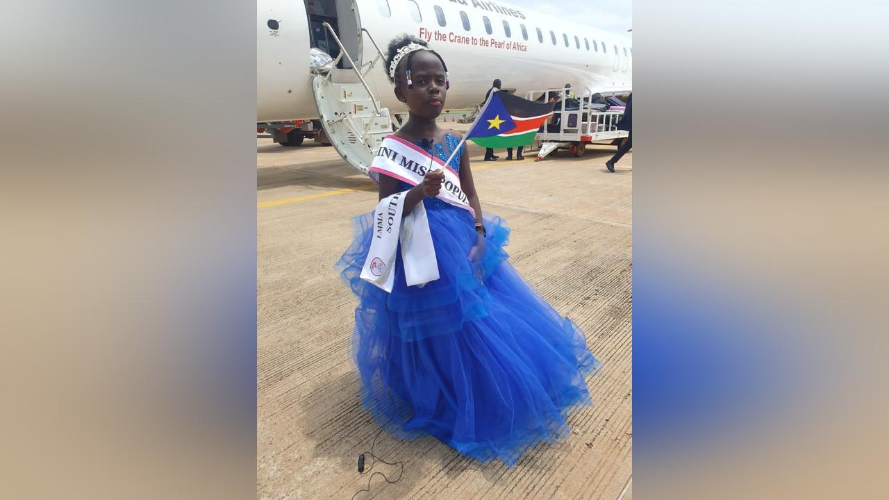 mini-miss-popularity-africa-poni-drives-to-promote-quality-education