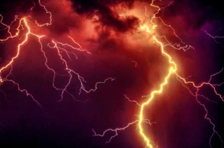 Yambio: Lightening kills 45-year-old man, injures woman Yambio: Lightening kills 45-year-old man, injures woman