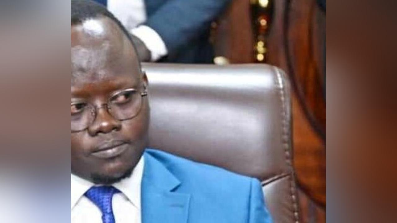 Bak Barnaba takes oath as new finance minister Bak Barnaba takes oath as new finance minister