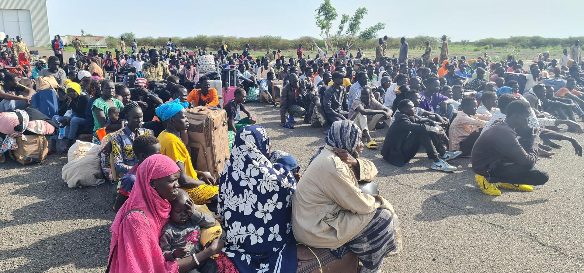 230,000 flee Sudan to South Sudan as entry points increase 230,000 flee Sudan to South Sudan as entry points increase