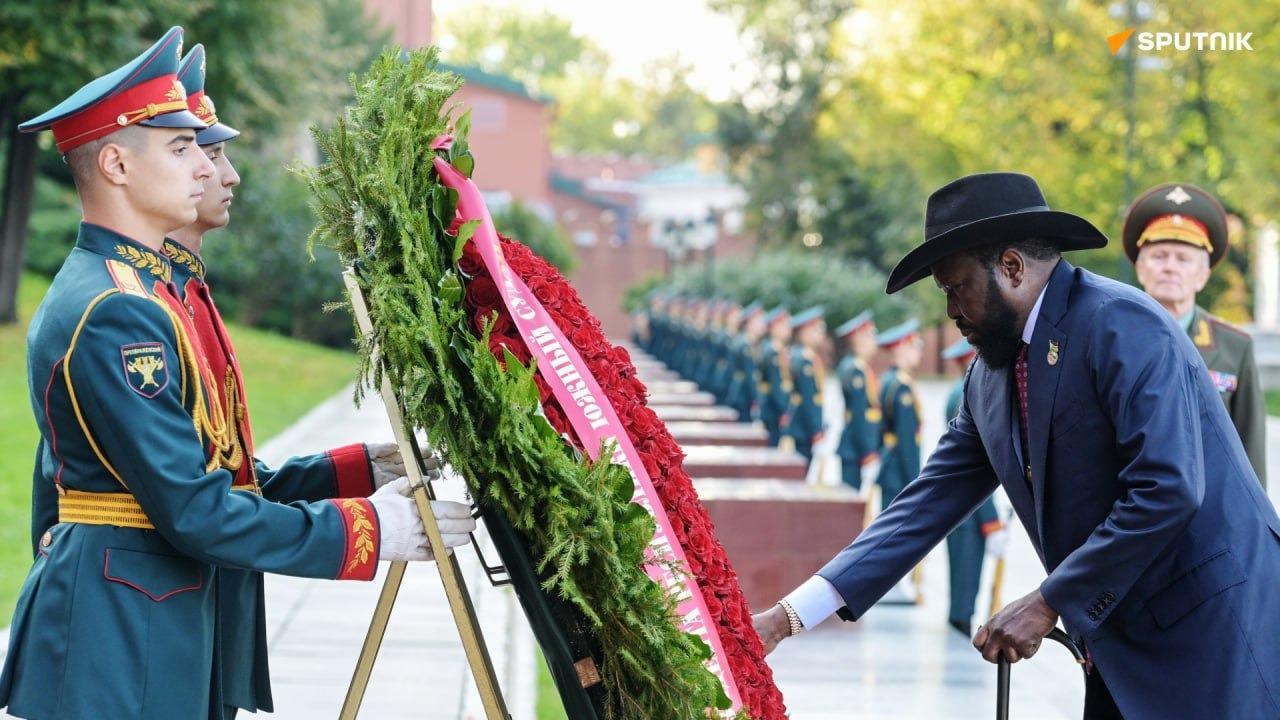 President Kiir lays wreath at tomb of unknown soldier in Kremlin President Kiir lays wreath at tomb of unknown soldier in Kremlin
