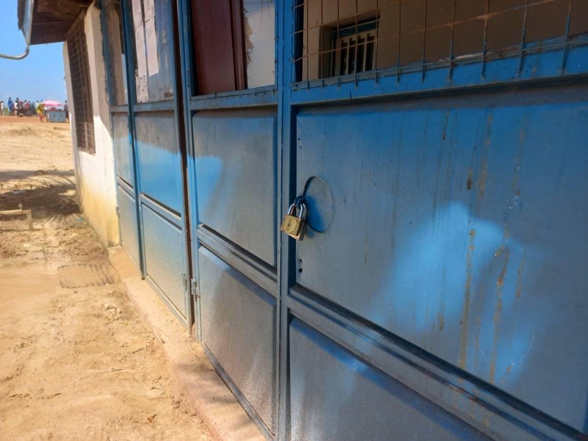 Jonglei teachers lock gate of finance ministry over salary dispute Jonglei teachers lock gate of finance ministry over salary dispute