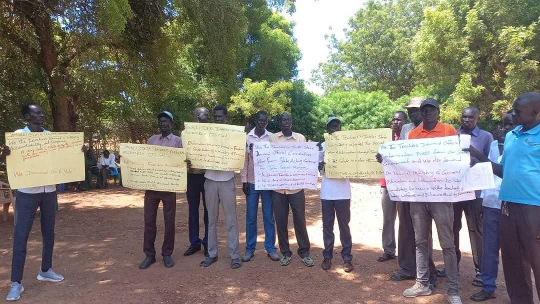 Jonglei teachers protest alleged wages transfer to new account Jonglei teachers protest alleged wages transfer to new account