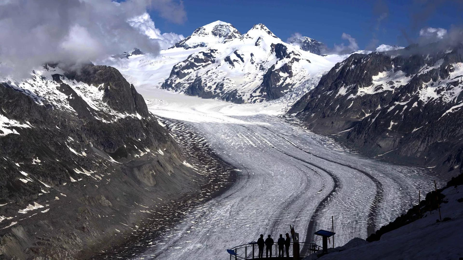 Glaciers in Switzerland Slim Down 10% in Just Two Years Glaciers in Switzerland Slim Down 10% in Just Two Years