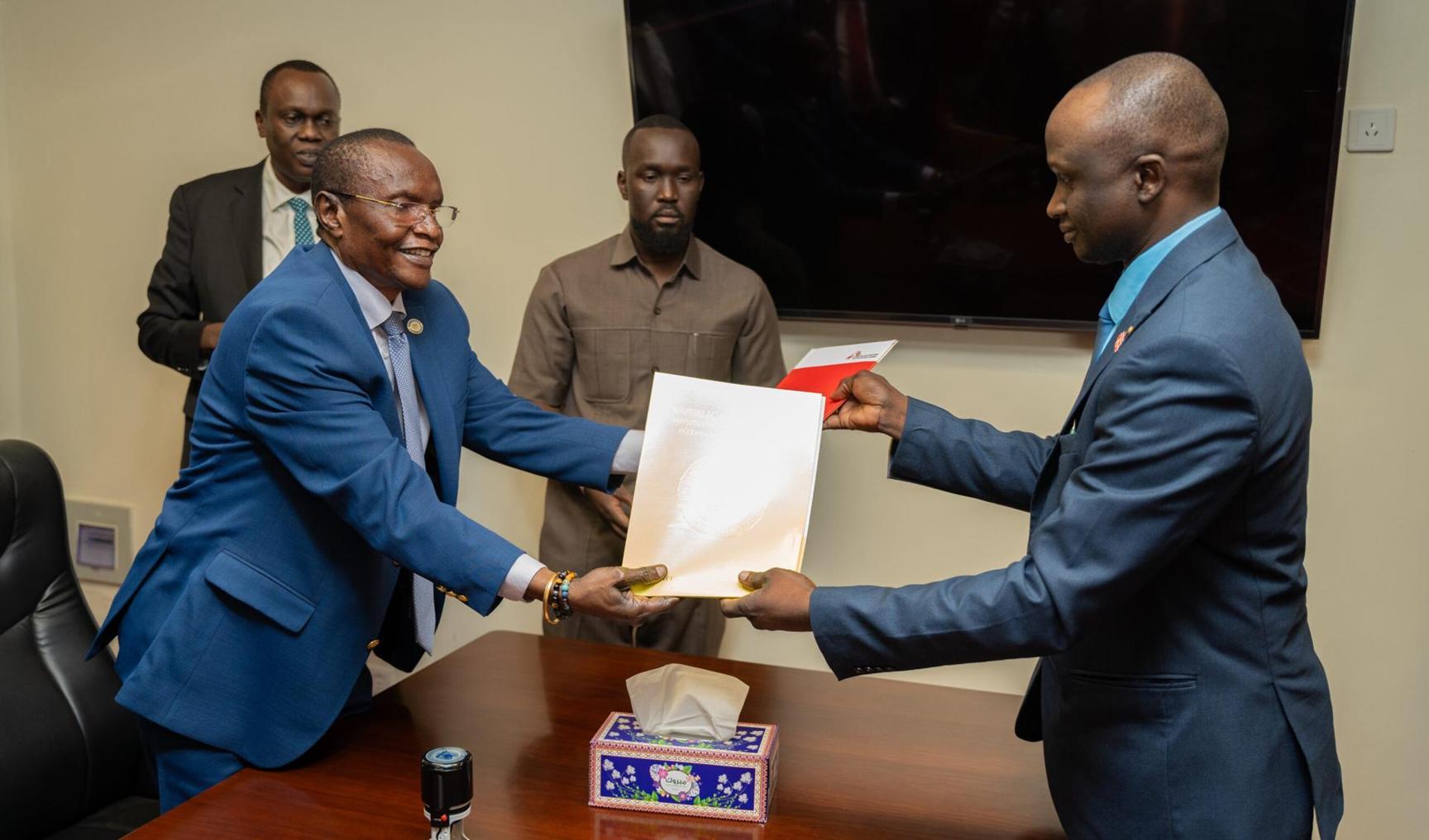 MSF signs host country agreement with South Sudan MSF signs host country agreement with South Sudan