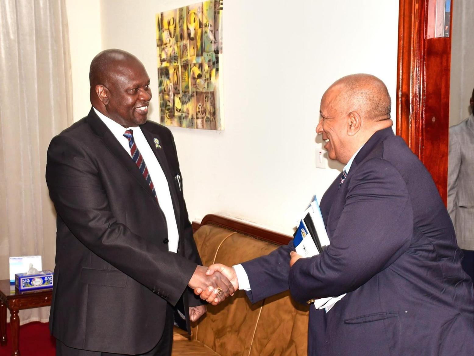 Machar, R-JMEC’s Gituai discuss security arrangment, elections Machar, R-JMEC’s Gituai discuss security arrangment, elections