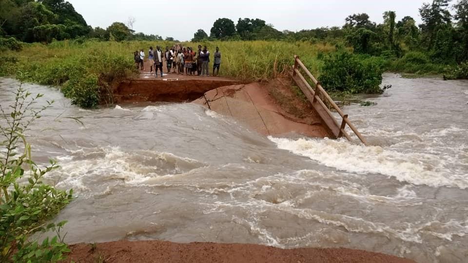WES govt mobilizes resources to fix collapsed Ibba bridge WES govt mobilizes resources to fix collapsed Ibba bridge