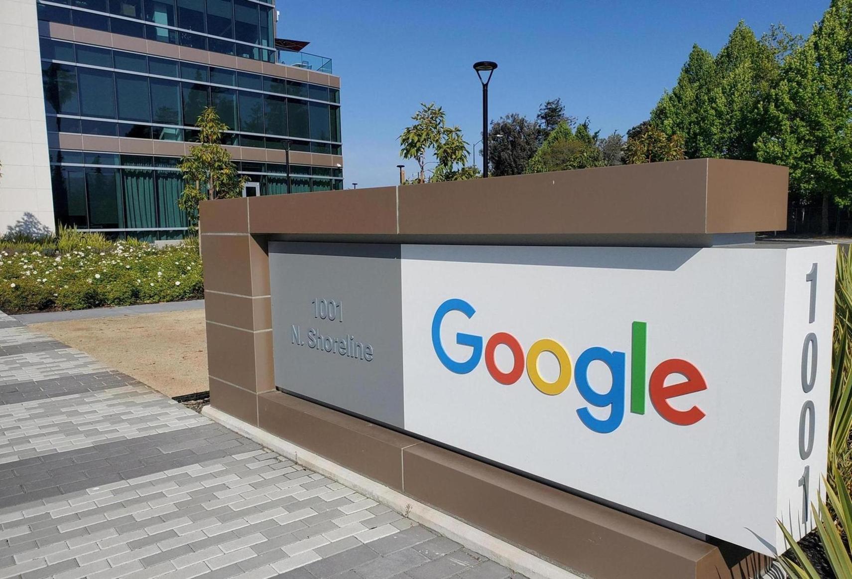 Google paid $26 bln to be default search engine in 2021 Google paid $26 bln to be default search engine in 2021