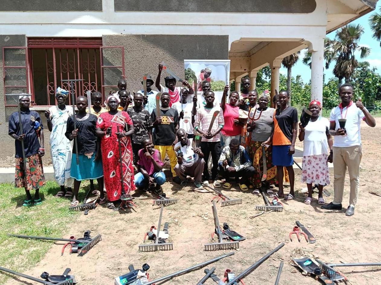 GIZ distributes tools to 500 farmers in Yei River County GIZ distributes tools to 500 farmers in Yei River County