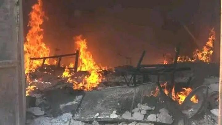 Fire Destroys 88 Shops and Kills Refugee Man at Camp Fire Destroys 88 Shops and Kills Refugee Man at Camp