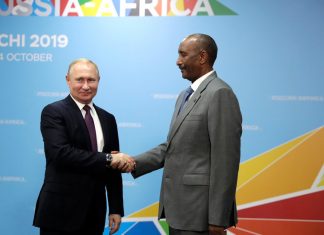 البرهان لـ”بوتين”: السودان مهتم بضرورة مواصلة التعاون مع موسكو الفريق أول ركن عبد الفتاح البرهان والرئيس الروسي فلاديمير بوتين في سوتشي - اكتوبر 2019