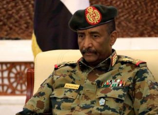 تلويح البرهان ضغوط جديدة أم أزمة تجري في الخفاء؟ رئيس مجلس السيادة الانتقالي في السودان، عبد الفتاح البرهان