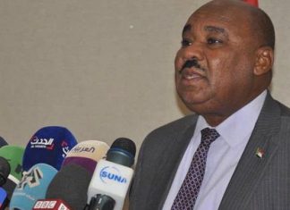 وزير المالية يكشف عن اتفاق لإعفاء السودان من الديون بشكل كامل