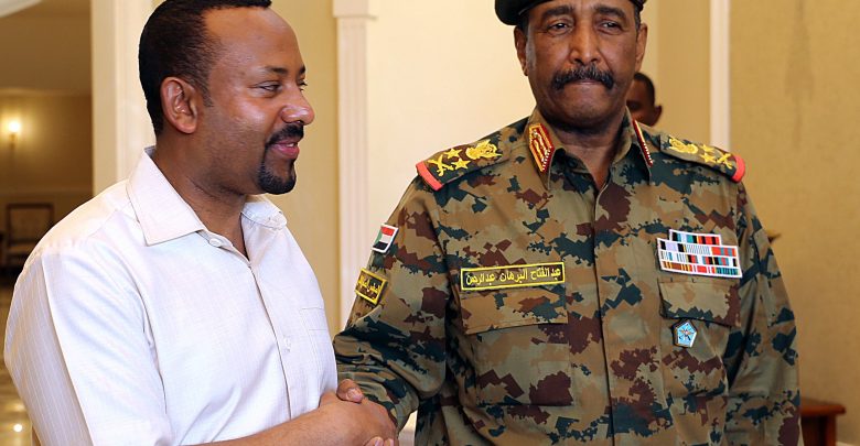 البرهان يتوجه الى أديس أبابا في زيارة ليومين