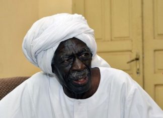 القيادي الشيوعي صديق يوسف يغادر الى القاهرة للعلاج القيادي الشيوعي صديق يوسف يغادر الى القاهرة للعلاج