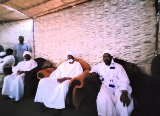 البرهان يقدم واجب العزاء في الشيخين نورين و الكناني البرهان يقدم واجب العزاء في الشيخين نورين و الكناني