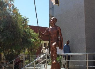 نصب تذكاري بجامعة السودان يجسد ثورة ديسمبر المجيدة نصب تذكاري بجامعة السودان يجسد ثورة ديسمبر المجيدة