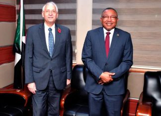 المبعوث الامريكي يوضح تفاصيل لقائه مع وزير الخارجية السوداني المبعوث الامريكي يوضح تفاصيل لقائه مع وزير الخارجية السوداني