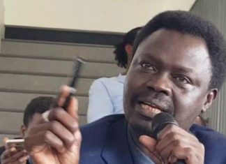 مناوي يرد على ما أثير حول عمل الحركات على تقوية موقف المكون العسكري مناوي يرد على ما أثير حول عمل الحركات على تقوية موقف المكون العسكري