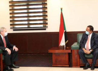 حمدوك يلتقي وفد شركة (بوينج الأمريكية) لصناعة الطائرات حمدوك يلتقي وفد شركة (بوينج الأمريكية) لصناعة الطائرات