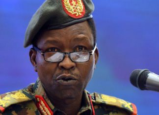 كباشي يقر بوجود 8 فصائل مسلحة في الخرطوم كباشي يقر بوجود 8 فصائل مسلحة في الخرطوم