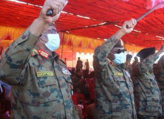 رئيس الأركان : القوات المسلحة ستحرس السلام بقوة حتي يبلغ مبتغاه رئيس الأركان : القوات المسلحة ستحرس السلام بقوة حتي يبلغ مبتغاه