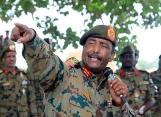 البرهان: تجربة الحكم الانتقالي أثبتت العجز الكامل عن تحقيق تطلعات الشعب والثورة البرهان: تجربة الحكم الانتقالي أثبتت العجز الكامل عن تحقيق تطلعات الشعب والثورة