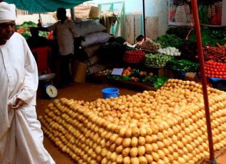 قوات الدفاع المدني تنفذ حملات تعقيم لأسواق الخرطوم قوات الدفاع المدني تنفذ حملات تعقيم لأسواق الخرطوم