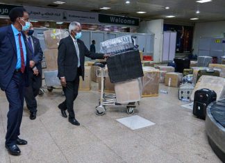 مانيس يتفقد صالة الوصول بمطار الخرطوم ويصدر موجهات فوريّة مانيس يتفقد صالة الوصول بمطار الخرطوم ويصدر موجهات فوريّة