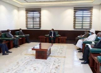 حمدوك يعد بمعالجة السعر التركيزي للقمح لتأمين نجاح العروة الشتوية حمدوك يعد بمعالجة السعر التركيزي للقمح لتأمين نجاح العروة الشتوية