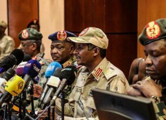 لجنة فض الاعتصام تحقق مع عضو بالمكون العسكري بالسيادي لجنة فض الاعتصام تحقق مع عضو بالمكون العسكري بالسيادي