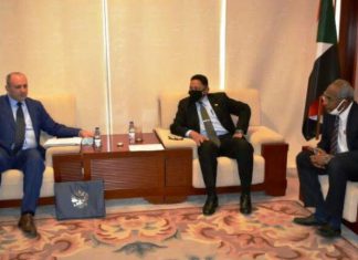 خيري وحامد يبحثان الاستثمار في مجال الطاقة والمعادن مع روسيا خيري وحامد يبحثان الاستثمار في مجال الطاقة والمعادن مع روسيا