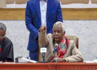 ردود أفعال متباينة لهيئتي الدفاع والاتهام حول تنحي قاضي محكمة انقلاب الإنقاذ ردود أفعال متباينة لهيئتي الدفاع والاتهام حول تنحي قاضي محكمة انقلاب الإنقاذ