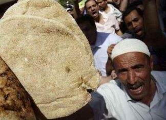 مواطنو الوادي الأخضر يهددون باغلاق الطريق الدائري مواطنو الوادي الأخضر يهددون باغلاق الطريق الدائري